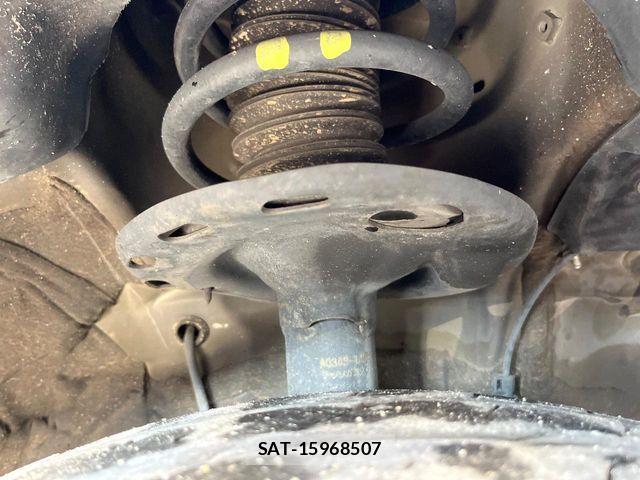 Toyota VOXY 2017-05 7563054-19