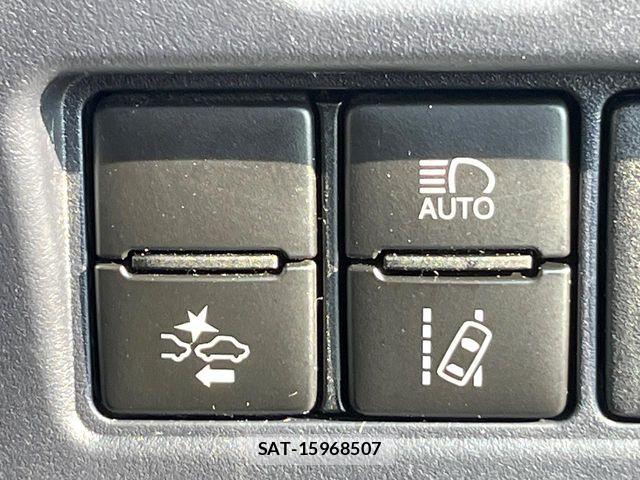 Toyota VOXY 2017-05 7563054-4