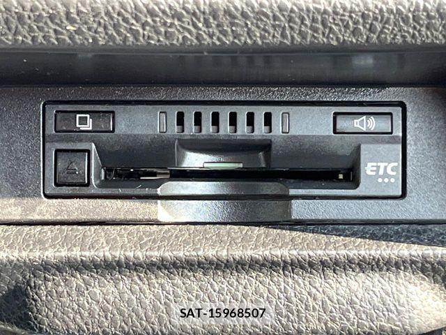 Toyota VOXY 2017-05 7563054-6