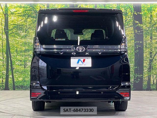 Toyota VOXY 2023-09 7563046-14