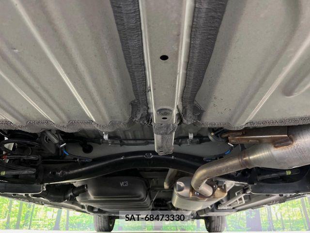 Toyota VOXY 2023-09 7563046-18