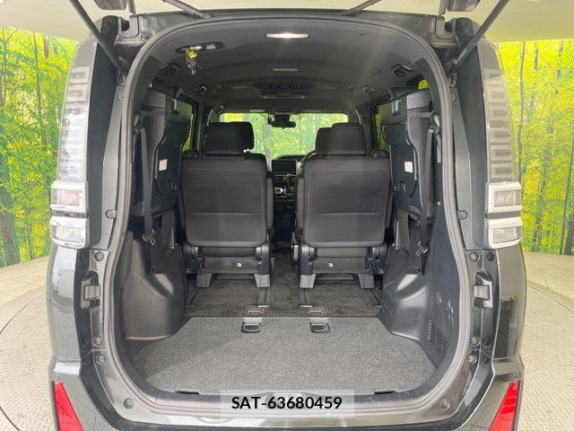 Toyota VOXY 2018-01 7563052-10