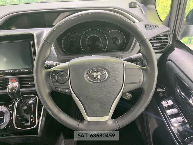 Toyota VOXY 2018-01 7563052-11