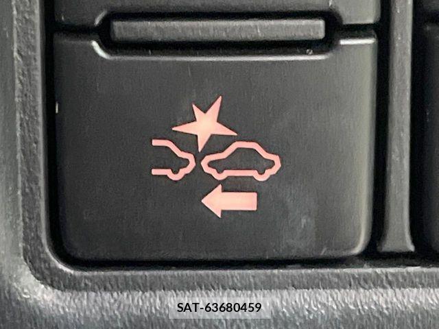 Toyota VOXY 2018-01 7563052-6