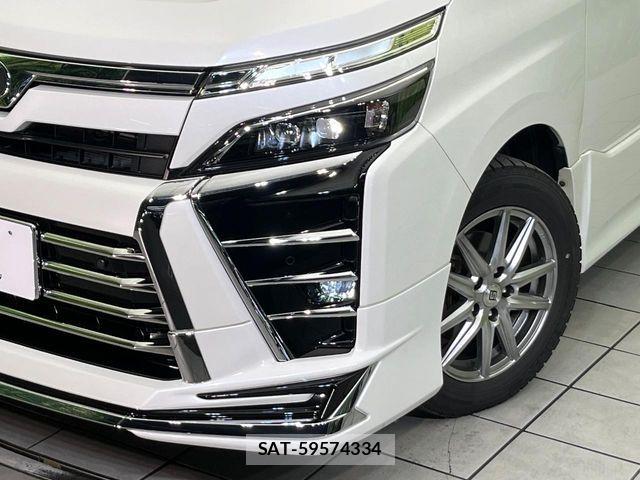 Toyota VOXY 2019-09 7563050-11