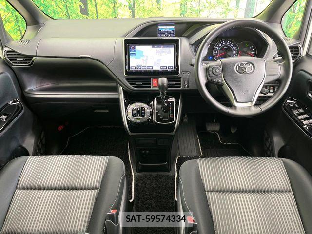 Toyota VOXY 2019-09 7563050-1