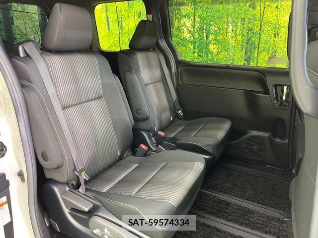 Toyota VOXY 2019-09 7563050-7