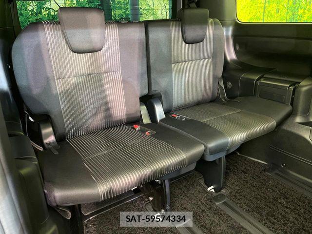 Toyota VOXY 2019-09 7563050-8