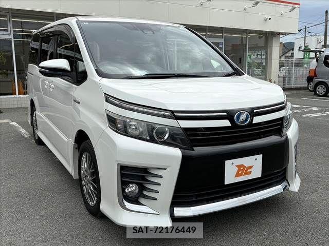 Toyota VOXY 2016-05 7563053-9