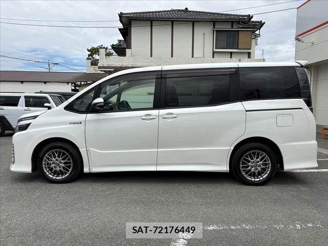 Toyota VOXY 2016-05 7563053-10