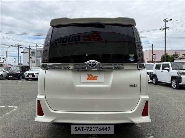 Toyota VOXY 2016-05 7563053-13