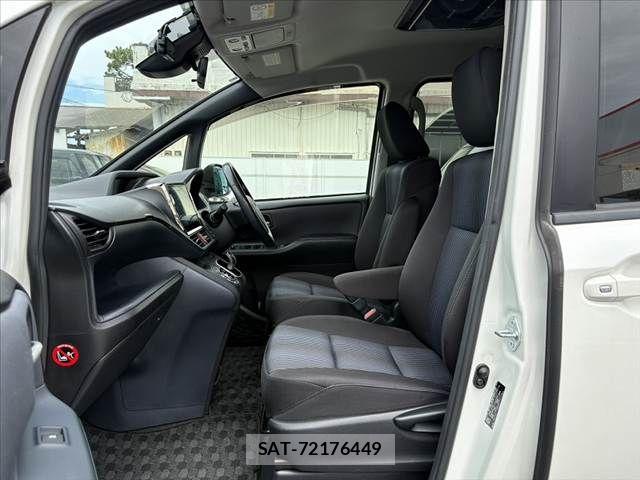 Toyota VOXY 2016-05 7563053-16