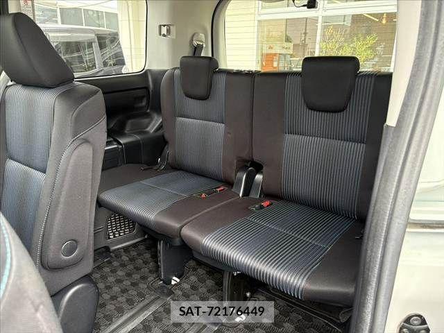 Toyota VOXY 2016-05 7563053-19