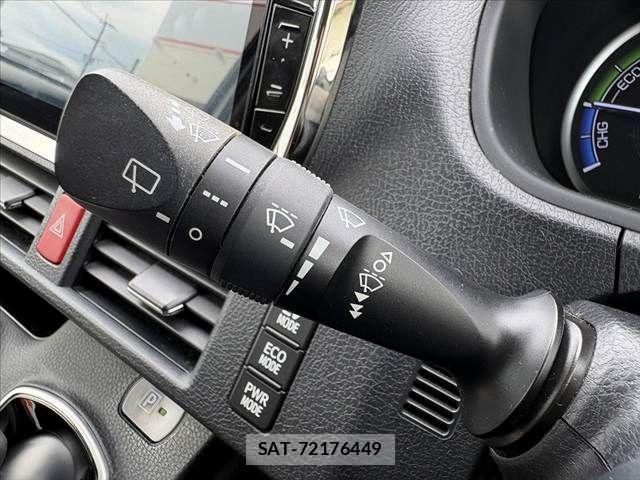 Toyota VOXY 2016-05 7563053-23