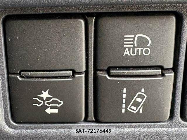 Toyota VOXY 2016-05 7563053-3