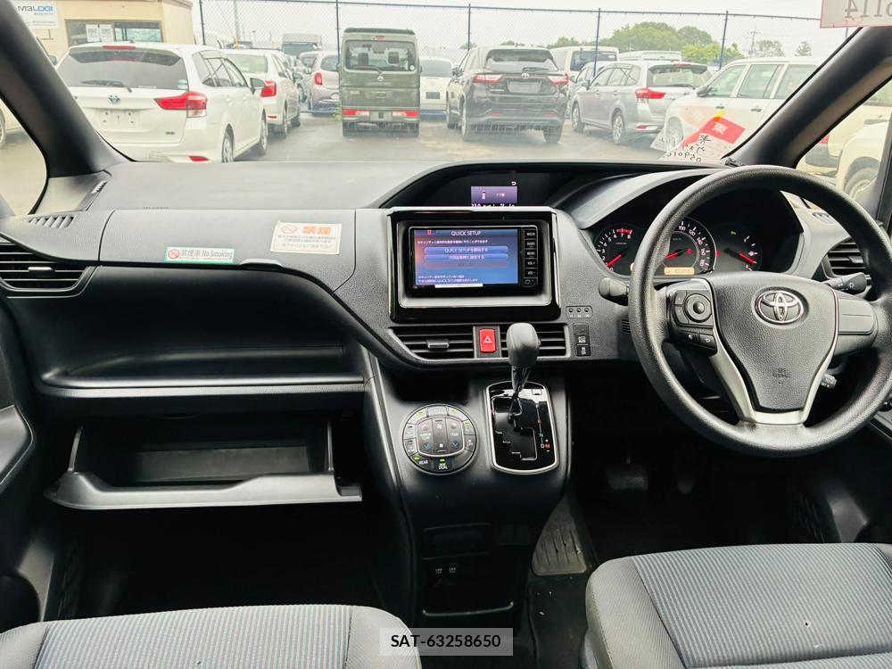 Toyota VOXY 2020 7335624-12
