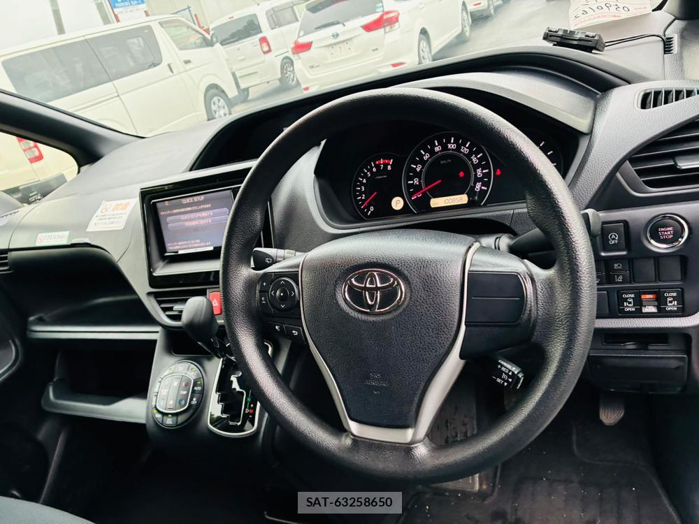 Toyota VOXY 2020 7335624-14