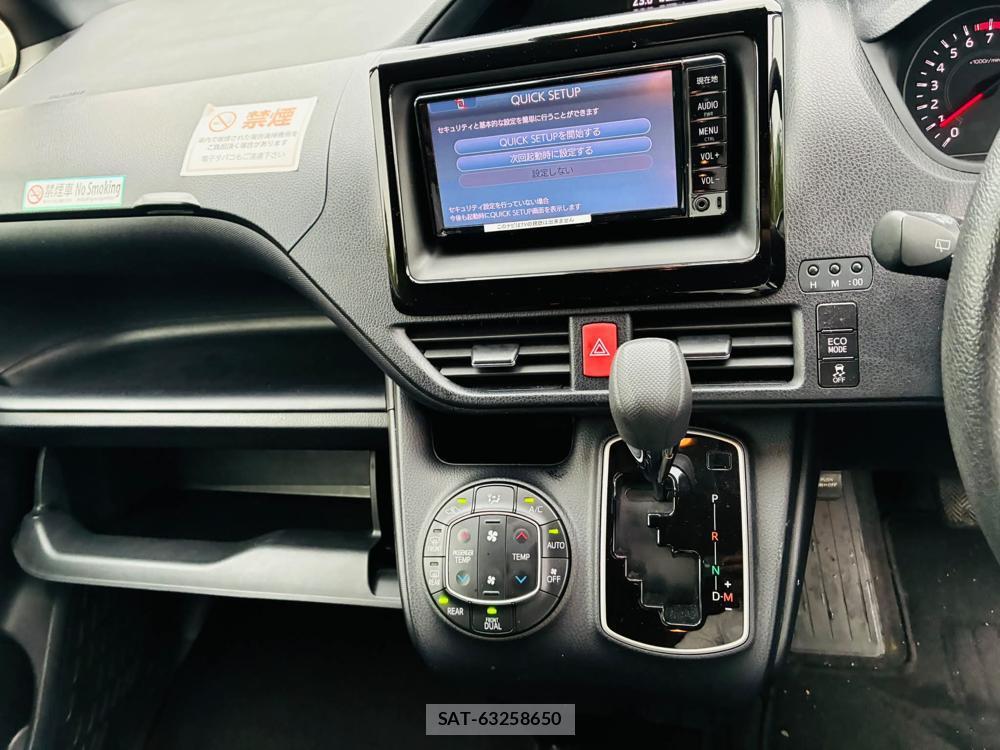 Toyota VOXY 2020 7335624-19
