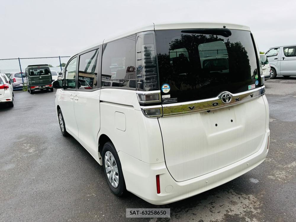 Toyota VOXY 2020 7335624-2