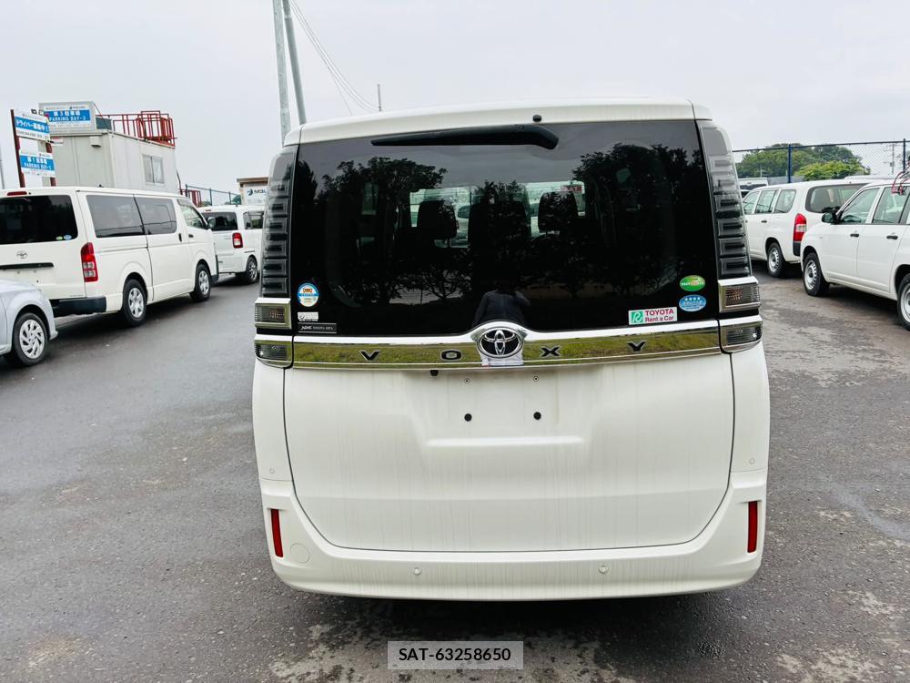 Toyota VOXY 2020 7335624-3