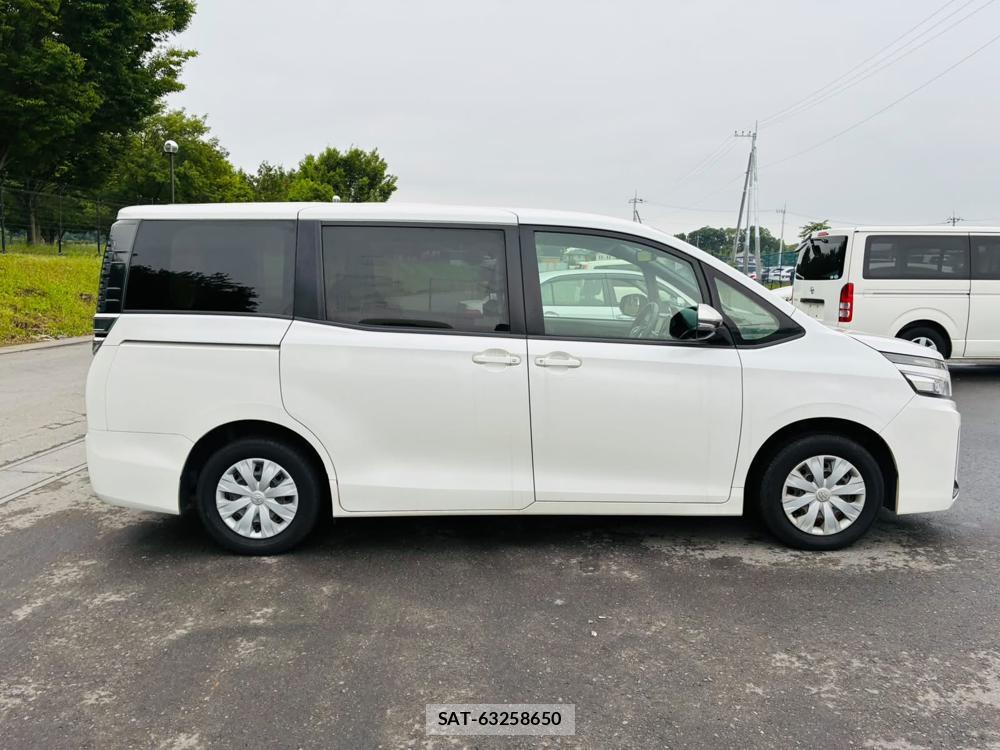 Toyota VOXY 2020 7335624-5