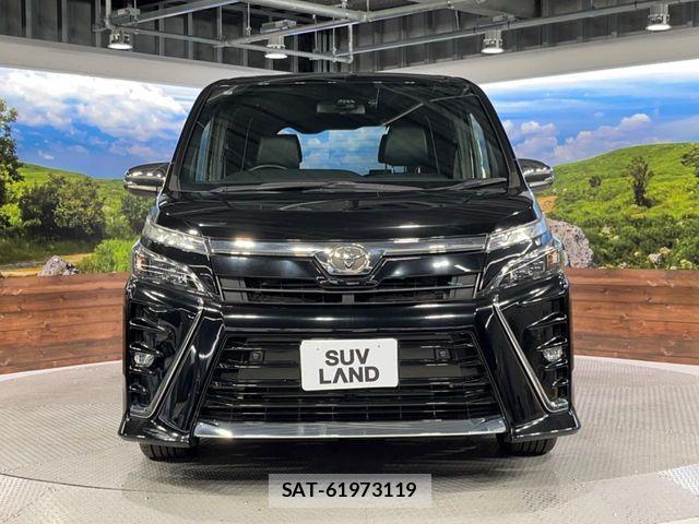 Toyota VOXY 2021-02 7563048-13
