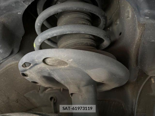 Toyota VOXY 2021-02 7563048-19