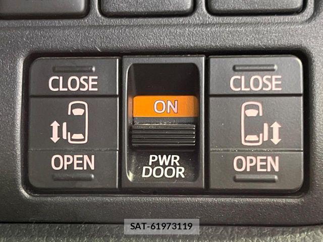 Toyota VOXY 2021-02 7563048-5