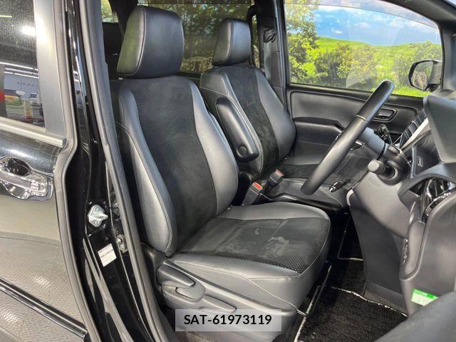 Toyota VOXY 2021-02 7563048-7