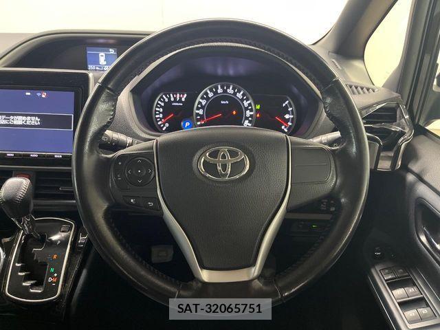 Toyota VOXY 2016-12 7563056-10