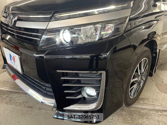Toyota VOXY 2016-12 7563056-11