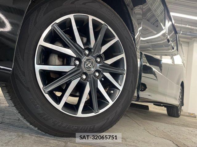 Toyota VOXY 2016-12 7563056-12