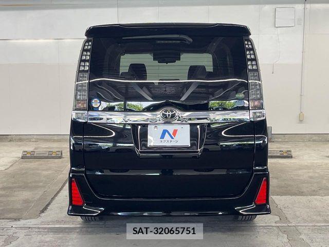 Toyota VOXY 2016-12 7563056-14