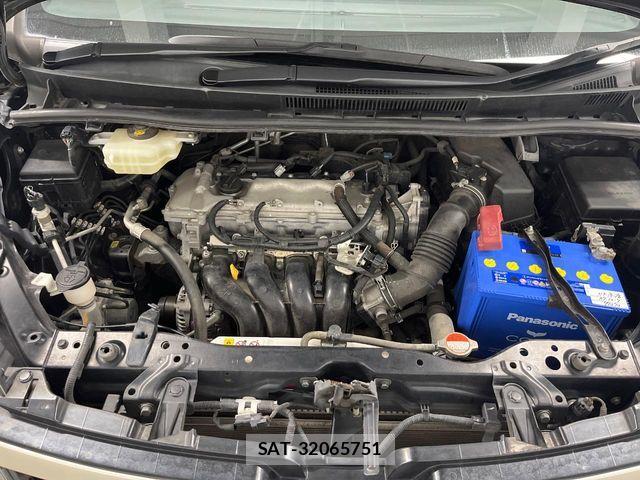 Toyota VOXY 2016-12 7563056-17