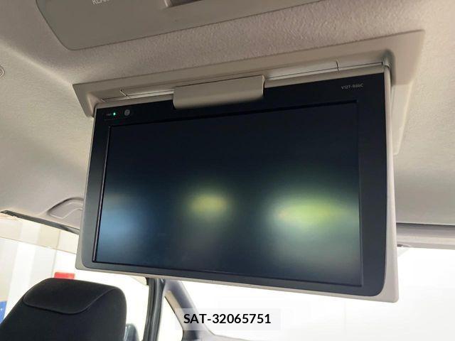 Toyota VOXY 2016-12 7563056-4