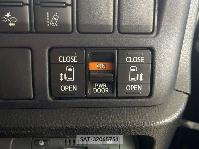 Toyota VOXY 2016-12 7563056-6