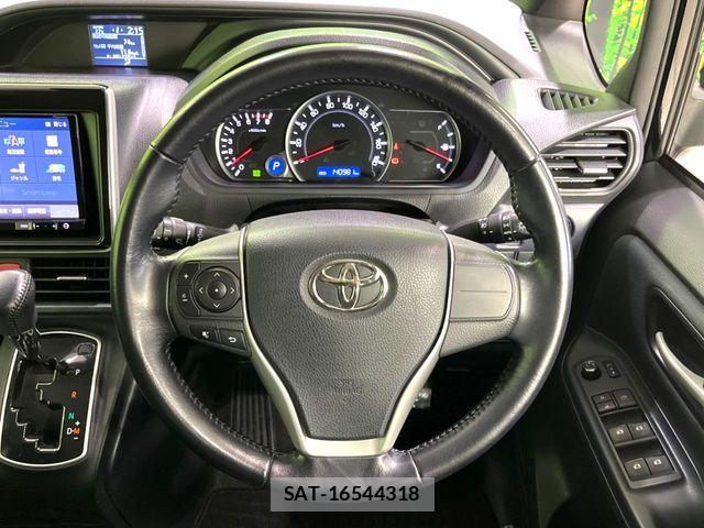 Toyota VOXY 2016-08 7563061-11
