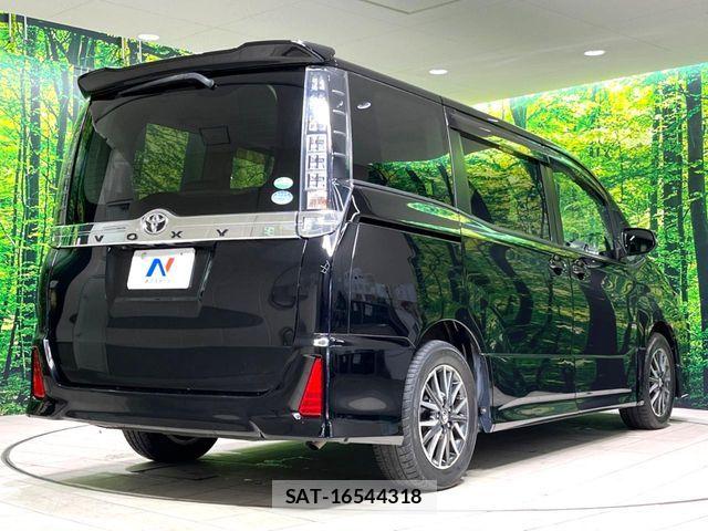 Toyota VOXY 2016-08 7563061-17