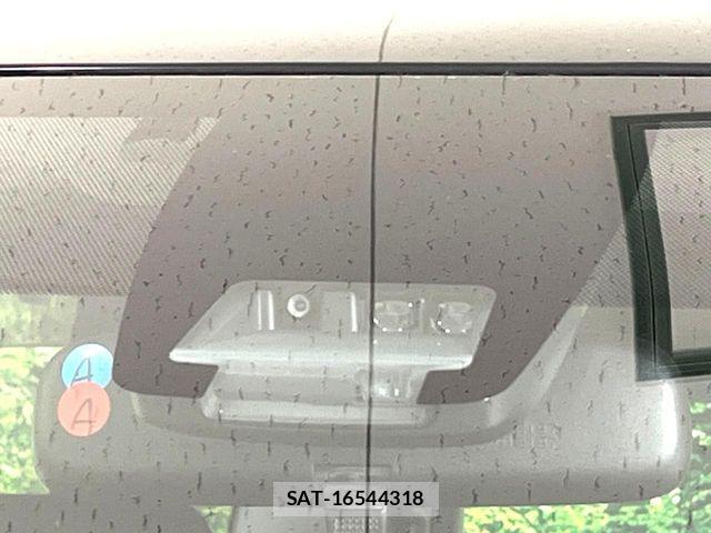 Toyota VOXY 2016-08 7563061-5