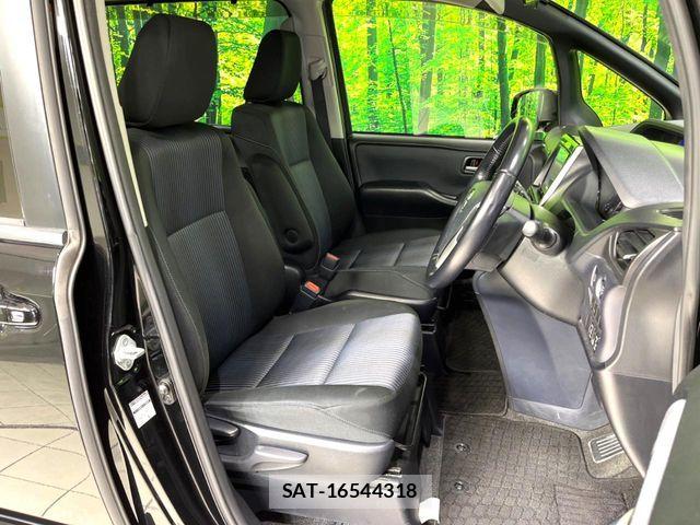 Toyota VOXY 2016-08 7563061-7