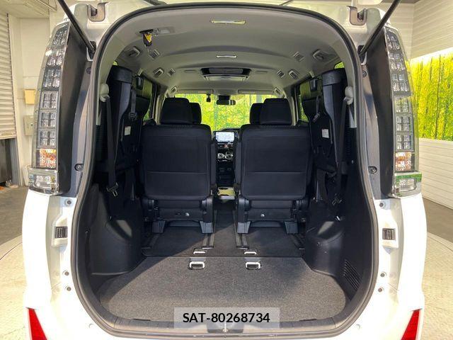 Toyota VOXY 2016-11 7563058-10