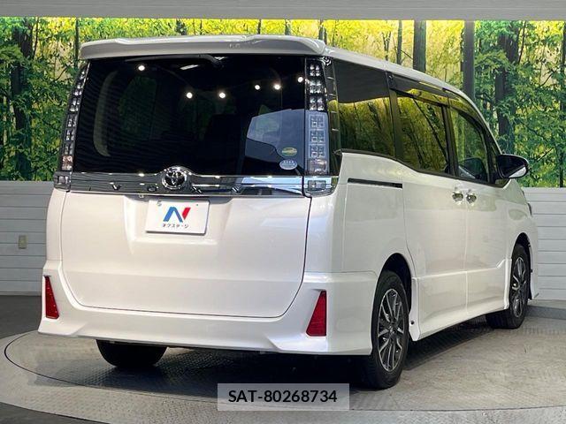 Toyota VOXY 2016-11 7563058-17