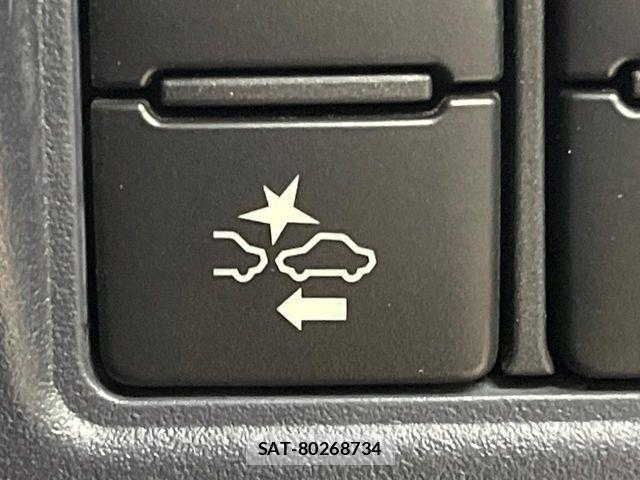 Toyota VOXY 2016-11 7563058-4