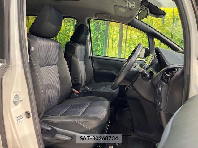 Toyota VOXY 2016-11 7563058-7