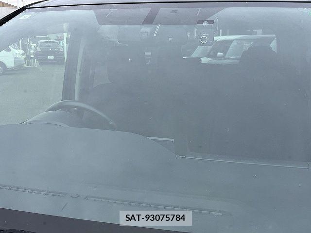 Toyota VOXY 2015-02 7563059-11