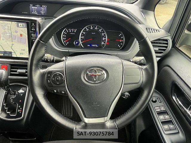 Toyota VOXY 2015-02 7563059-13