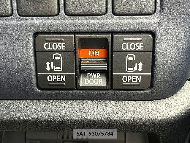 Toyota VOXY 2015-02 7563059-17
