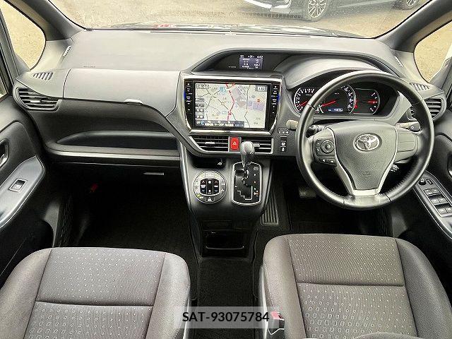 Toyota VOXY 2015-02 7563059-1
