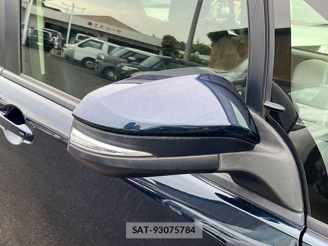 Toyota VOXY 2015-02 7563059-24