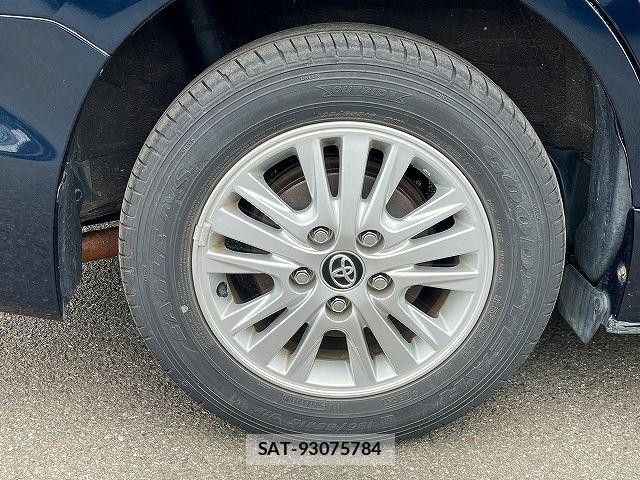 Toyota VOXY 2015-02 7563059-26